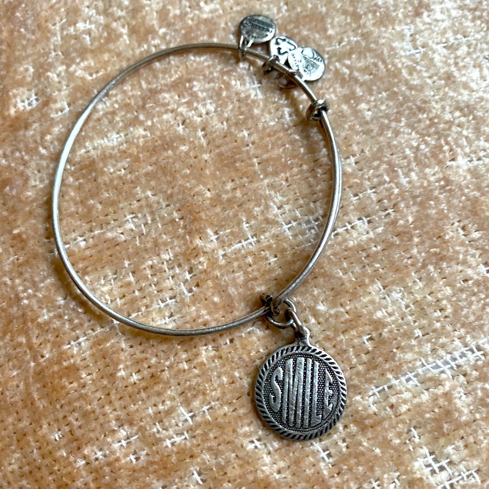 Smile Silver Alex & Ani
